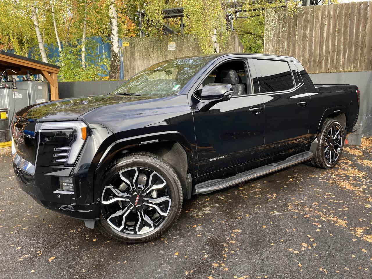 Used 2026 GMC Sierra EV Denali AWD/4WD image 1