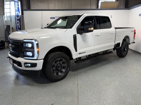 Used 2024 Ford F250 Lariat w/ Sport Appearance Package image 3
