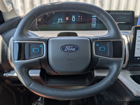 Certified 2025 Ford Expedition Active RWD image 31
