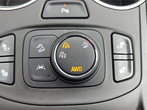 Used 2023 GMC Terrain SLT w/ Infotainment Package II image 12