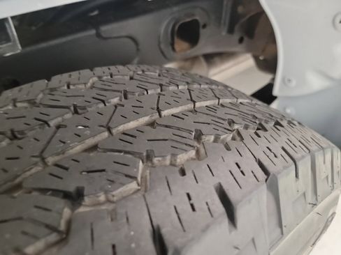 Used 2024 GMC Sierra 1500 SLE image 12