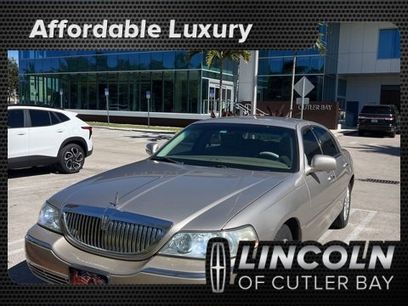 Used 2003 Lincoln Town Car Executive