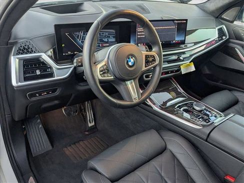 Used 2025 BMW X7 xDrive40i w/ M Sport Package image 10