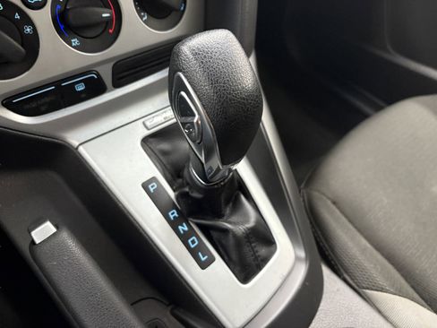 Used 2014 Ford Focus SE w/ SE Winter Package image 19