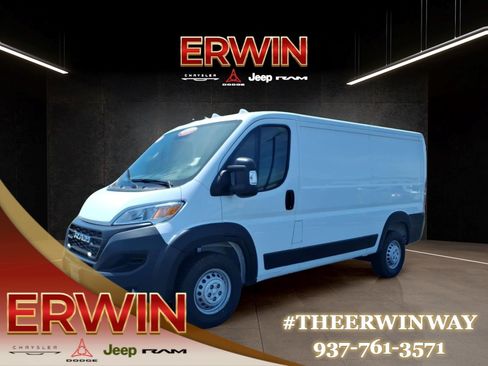 Used 2025 RAM ProMaster 2500 w/ Convenience Group FWD image 3