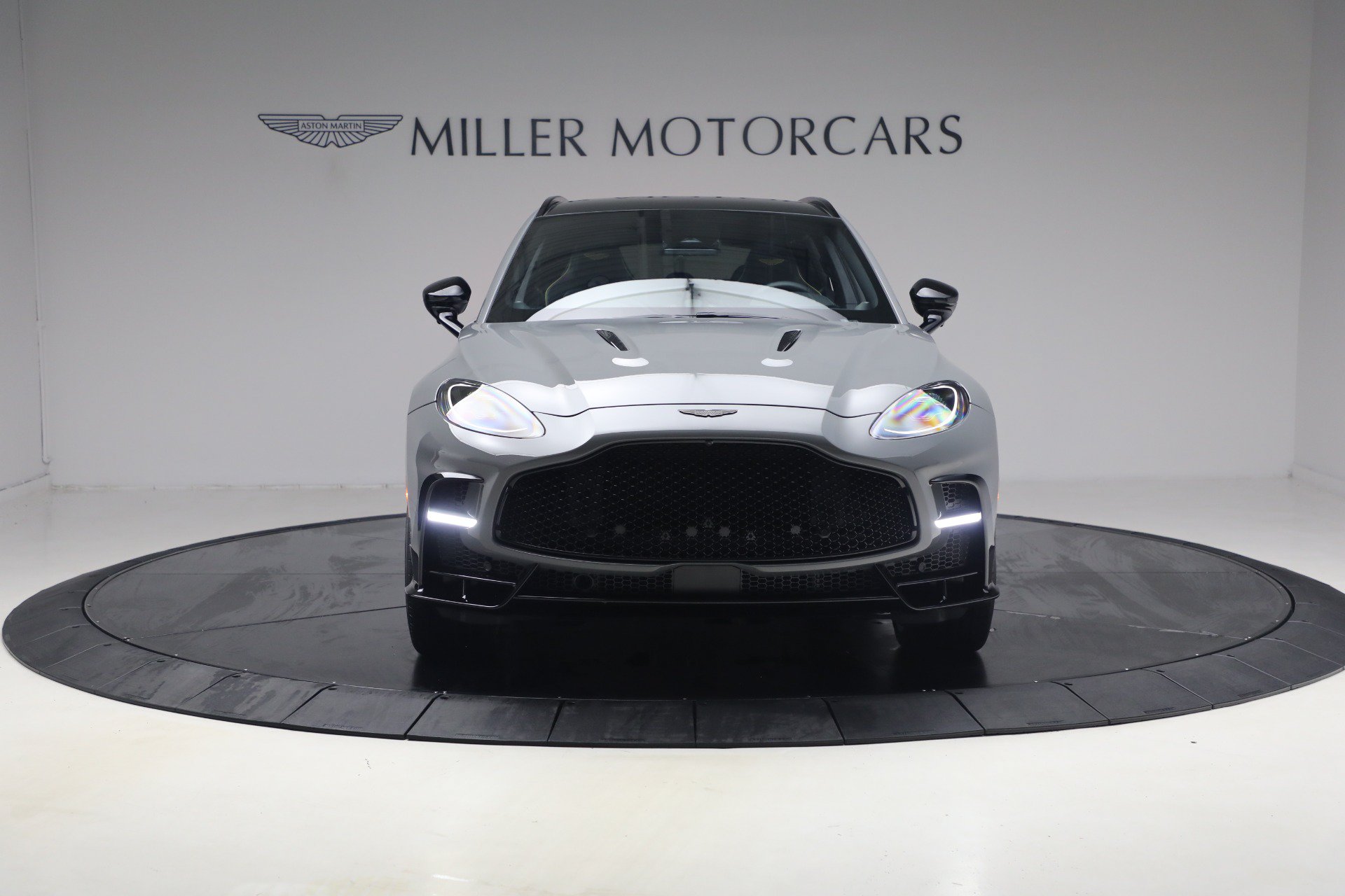 Used 2026 Aston Martin DBX S AWD/4WD image 12