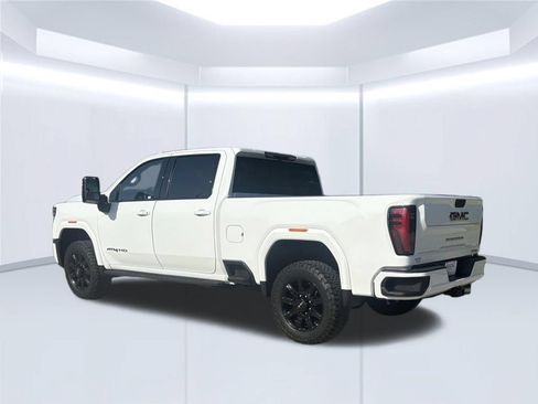 Used 2024 GMC Sierra 2500 AT4 w/ AT4 Premium Plus Package AWD/4WD image 7