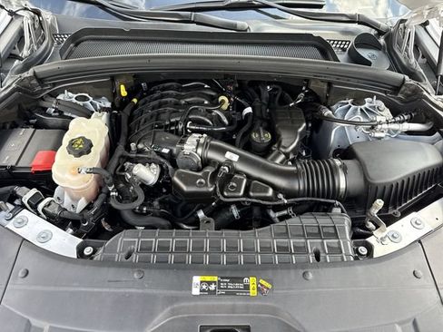 Used 2025 Jeep Grand Cherokee Altitude AWD/4WD image 24