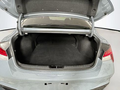 Used 2022 Hyundai Elantra SEL w/ Convenience + Premium Package image 30