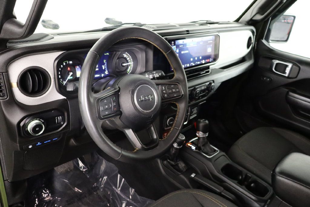 Used 2024 Jeep Wrangler Unlimited AWD/4WD image 25