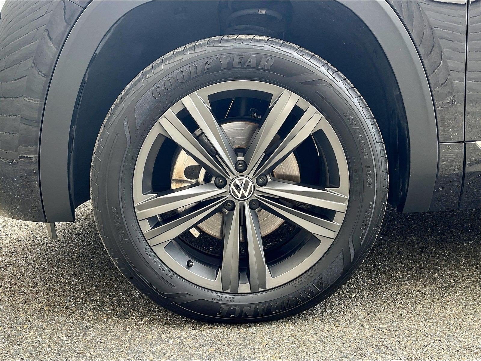 Certified 2022 Volkswagen Atlas Cross Sport SEL R-Line AWD/4WD image 8