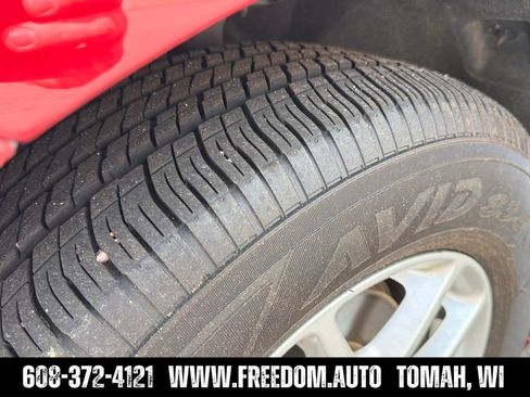 Used 2025 Chrysler Pacifica Select FWD image 34