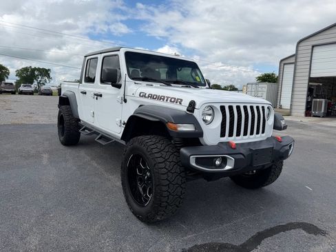 Used 2023 Jeep Gladiator Sport AWD/4WD image 2