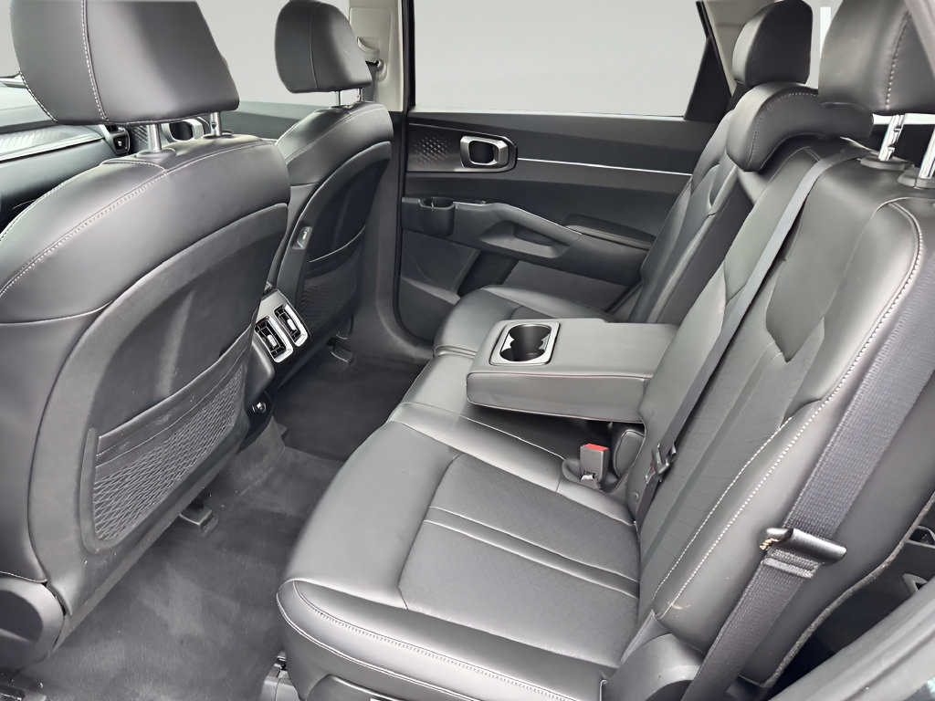 Used 2023 Kia Sorento S w/ Panoramic Sunroof Package FWD image 32