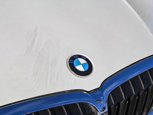 Used 2019 BMW 330i Sedan w/ Premium Package image 9