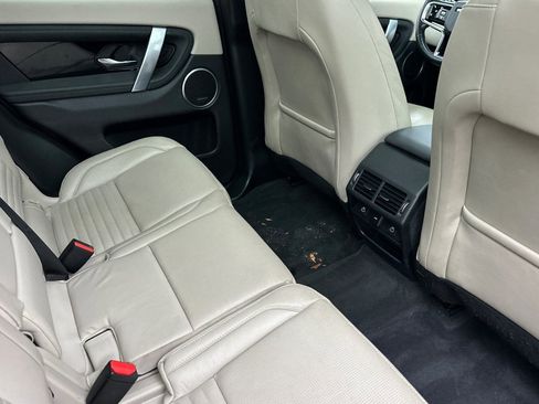 Used 2021 Land Rover Discovery Sport SE image 31