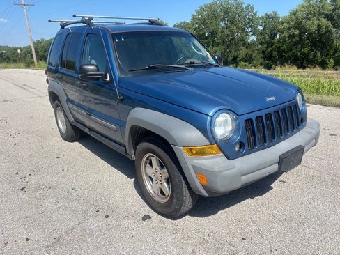 Used 2006 Jeep Liberty Sport AWD/4WD image 4