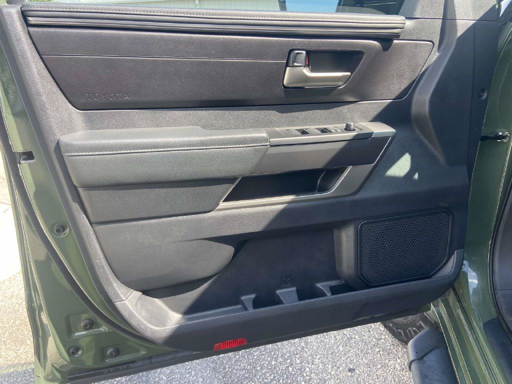 Used 2023 Toyota Tundra SR5 w/ SR5 Convenience Package AWD/4WD image 11