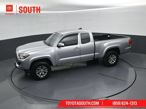 Used 2016 Toyota Tacoma SR5 AWD/4WD image 48