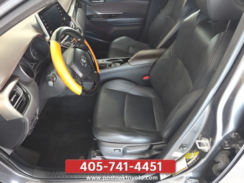 Used 2019 Toyota C-HR Limited FWD image 14
