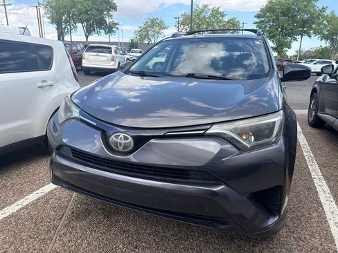 Used 2017 Toyota RAV4 LE FWD image 2