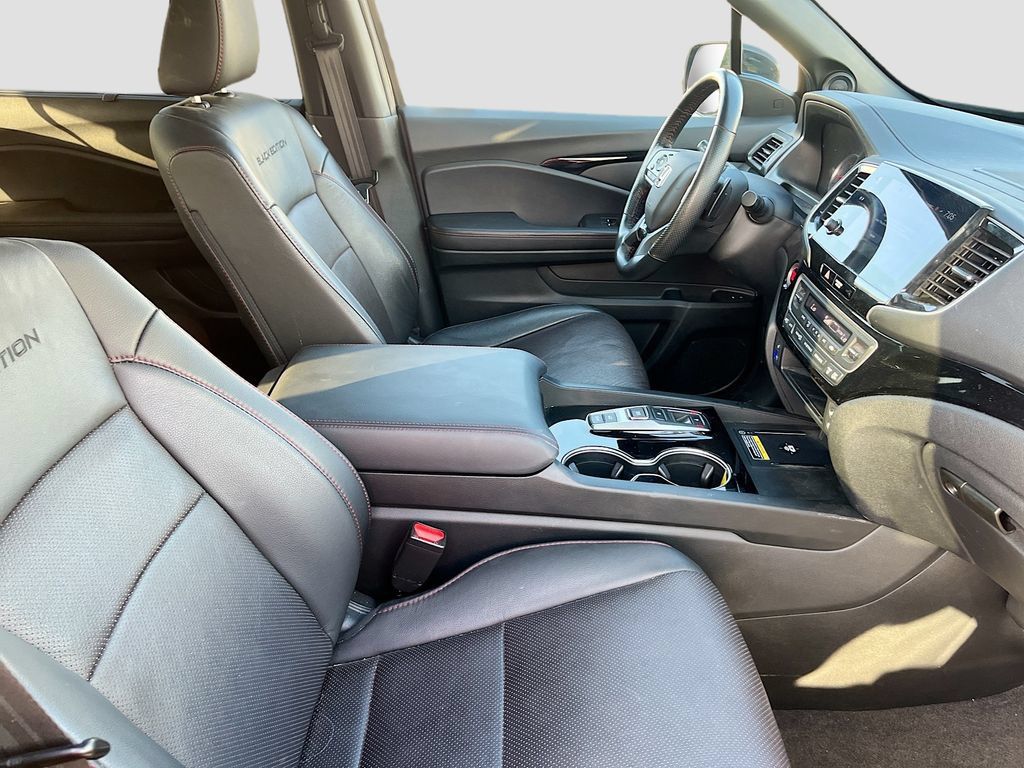 Used 2024 Honda Passport Black Edition image 29