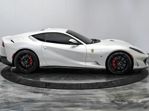 Used 2019 Ferrari 812 Superfast RWD image 25