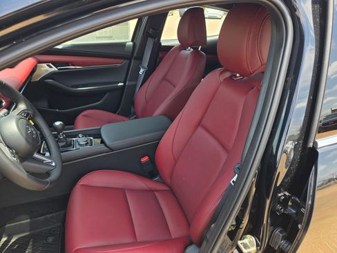 New 2026 MAZDA MAZDA3 2.5 S Hatchback w/ Premium Pkg FWD image 17