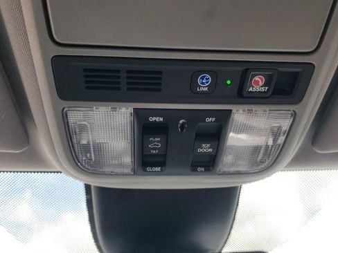 Used 2024 Honda Odyssey Elite image 40