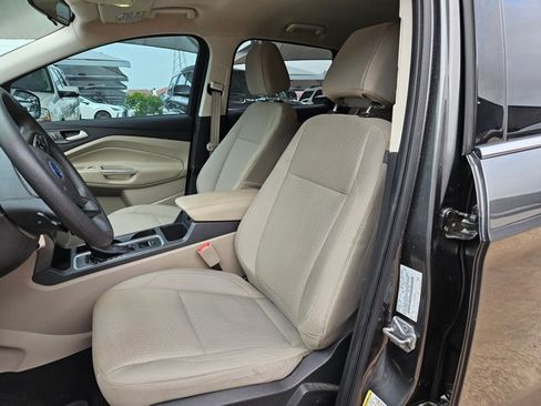 Used 2017 Ford Escape SE FWD image 14