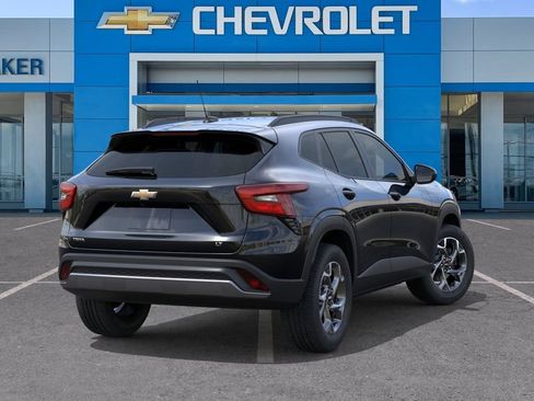 New 2026 Chevrolet Trax LT w/ Sunroof Package FWD image 4