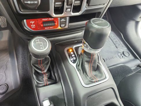 Used 2020 Jeep Gladiator Rubicon AWD/4WD image 25