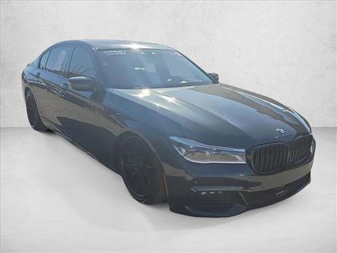 Used 2019 BMW 750i 750i w/ Executive Package image 8