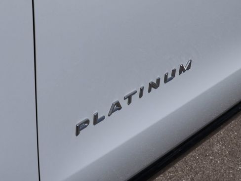 Used 2025 Ford Expedition Platinum AWD/4WD image 4