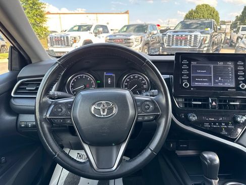 Used 2024 Toyota Camry SE w/ Convenience Package FWD image 18