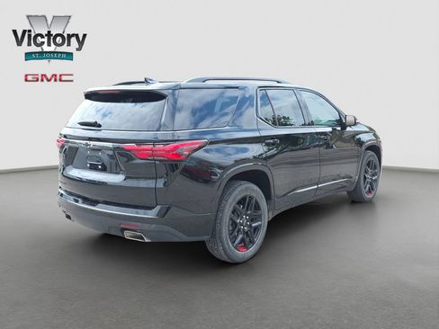 Used 2023 Chevrolet Traverse Premier w/ Redline Edition FWD image 17