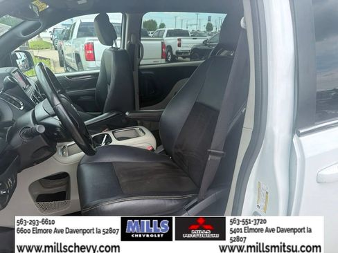Used 2020 Dodge Grand Caravan SXT FWD image 10