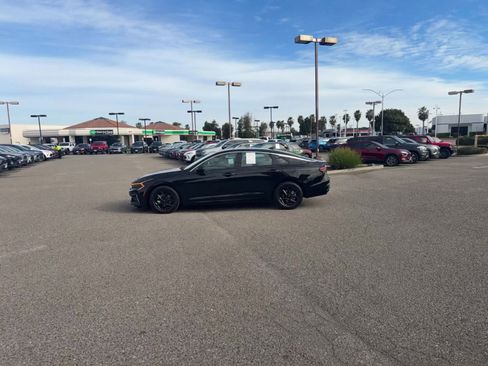 Used 2025 Kia K5 LXS image 16