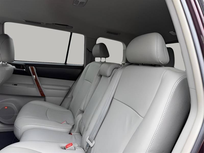 Used 2011 Toyota Highlander Limited w/ Tow Pkg FWD image 25