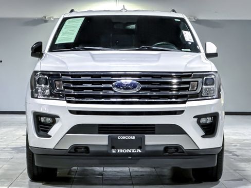 Used 2019 Ford Expedition XLT w/ Equipment Group 202A image 5