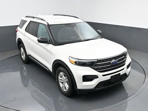 Used 2022 Ford Explorer XLT w/ Class IV Trailer Tow Package image 21