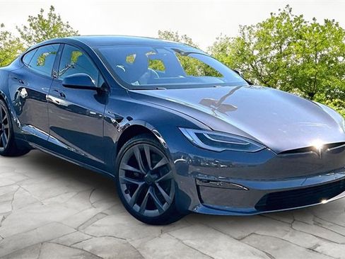 Used 2021 Tesla Model S Plaid image 11