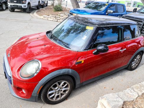 Used 2015 MINI Cooper 2-Door Hardtop image 3