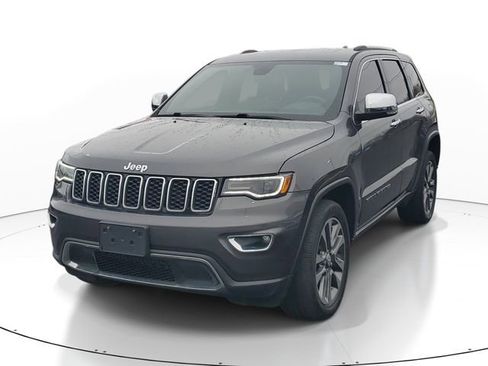 Used 2018 Jeep Grand Cherokee Limited w/ Luxury Group II image 2