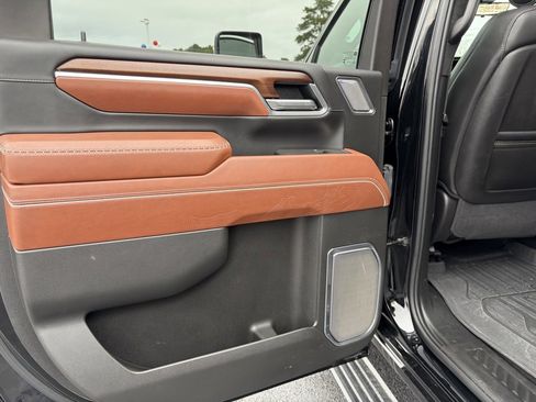 Used 2025 GMC Sierra 2500 Denali Ultimate image 11