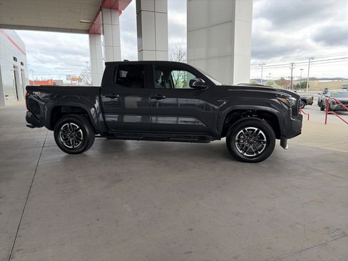 Certified 2025 Toyota Tacoma TRD Sport image 4