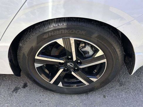 Used 2025 Nissan Sentra SV FWD image 10