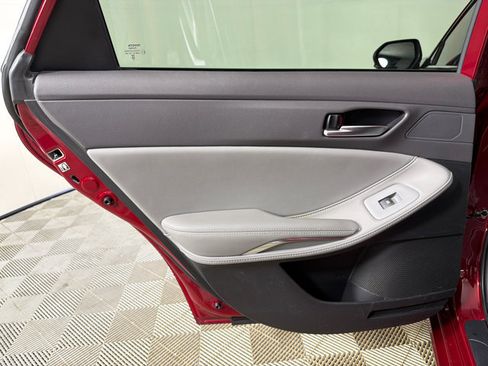 Used 2020 Toyota Avalon XLE FWD image 21