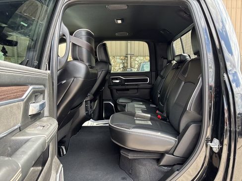 Used 2025 RAM 2500 Laramie w/ Night Edition image 39