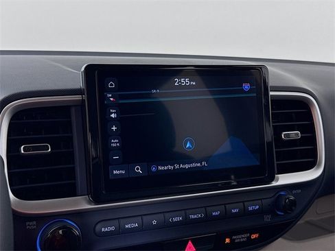 Certified 2024 Hyundai Venue Limited image 20